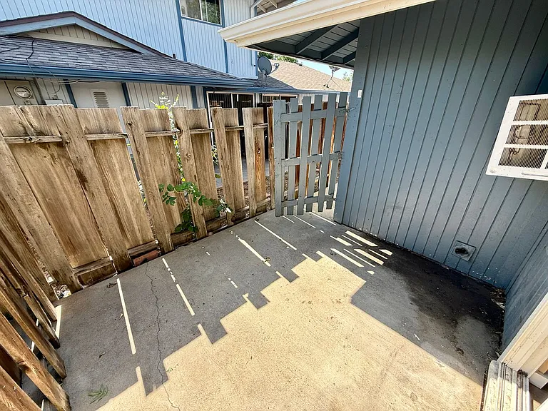 3617-3623 Butternut Dr — Photo 7