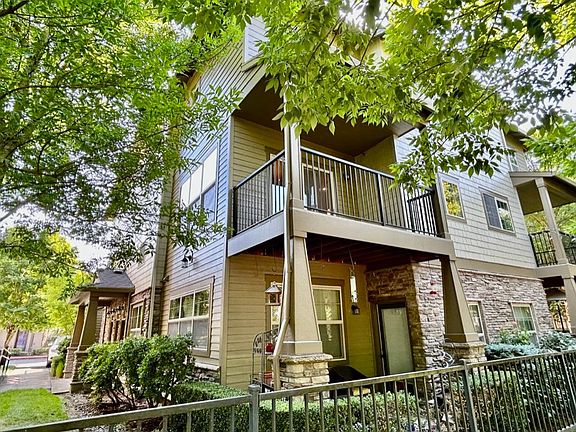 4th image of 8005 NE Rockne Way