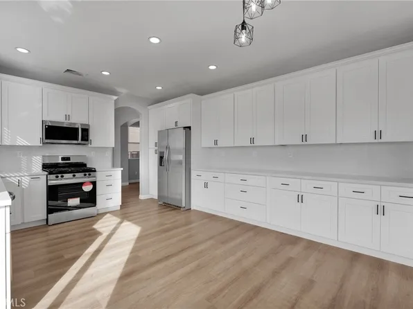 10921 Star St, Adelanto, CA 92301