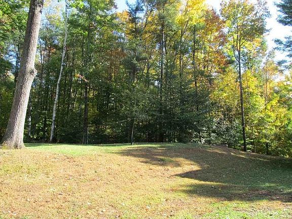 3rd image of 303 Gurney Ln