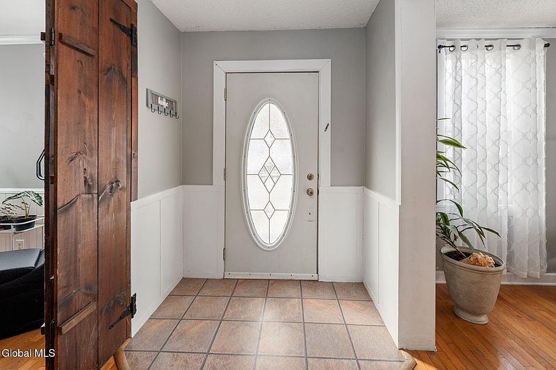 3rd image of 273 Main Street