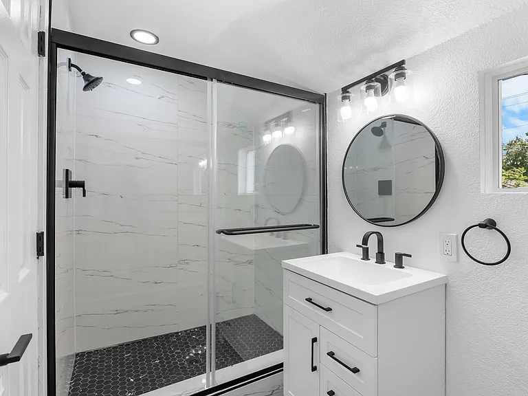 2640 Oneida St — Photo 13