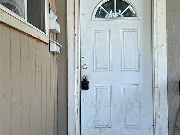 3rd image of 815 N 13th St