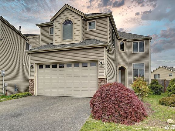 Over Sized Garage, Easy Care Vinyl Exterior. Fully Fenced Large Yard With 2 Entry Gates. Plus Exterior Key Pad. Walk For Miles With Mountain View Along Tree Lined Boulevard. Minutes to Amenities.