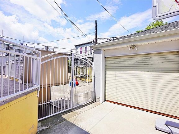 4th image of 8820 Bay 16th St