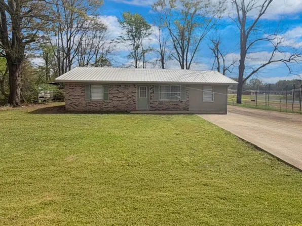 205 Summers St, Walnut Grove, MS 39189