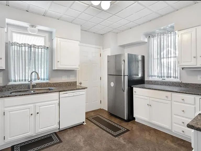 956 Hale Ave — Photo 11