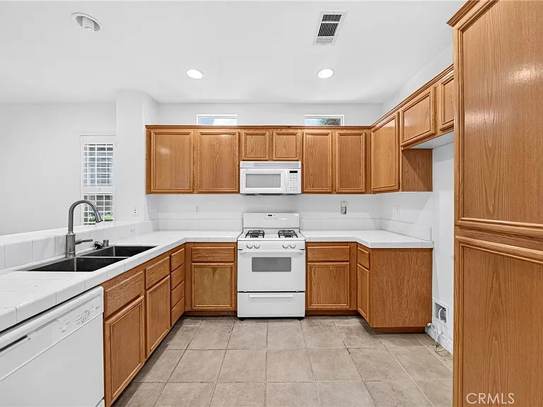 1300 McFadden Dr — Photo 11