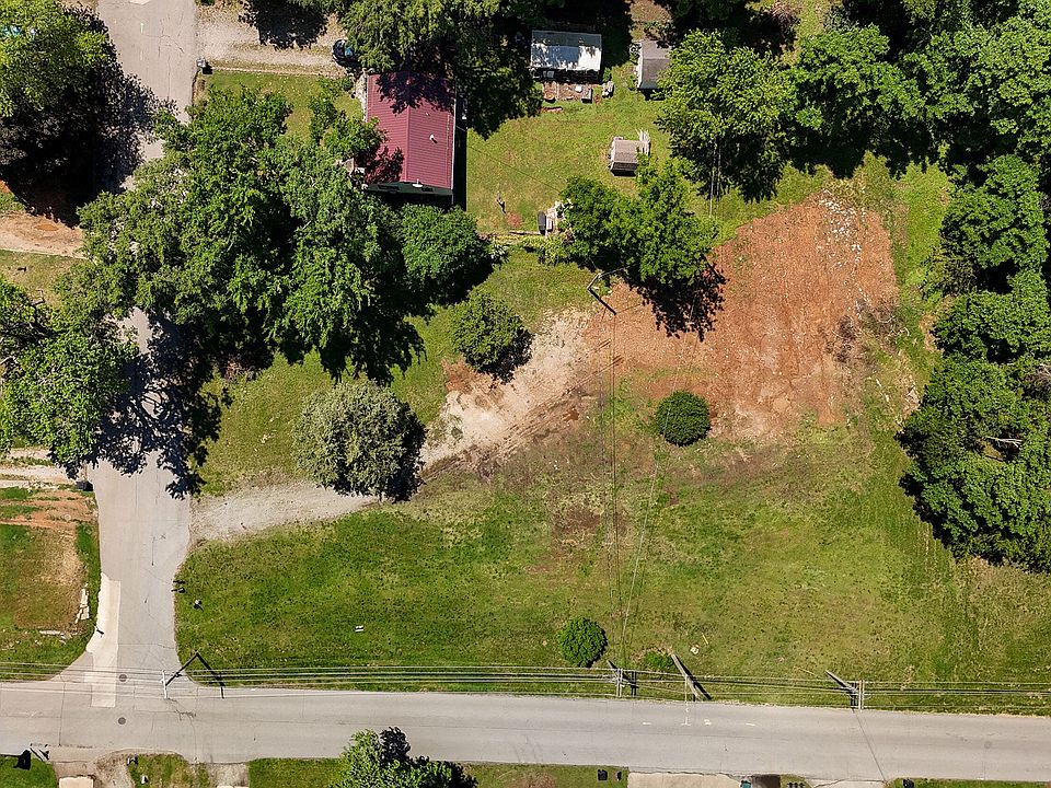 588 Gibbs St-8