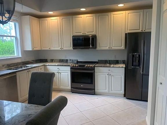 5th image of 1455 Mariposa Cir APT 104