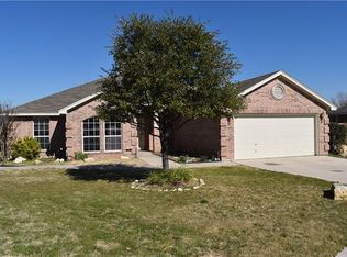 1400 Mark Ct, White Settlement, TX 76108