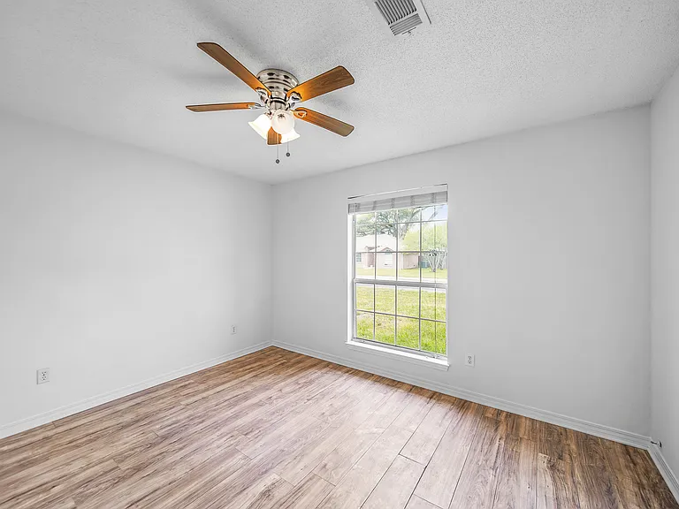 3313 Country Meadow Ln — Photo 17