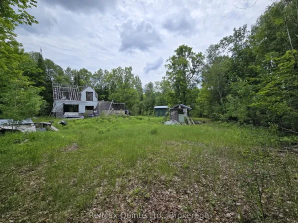 40 Marquardt Rd, Addington Highlands, ON K0H 1K0