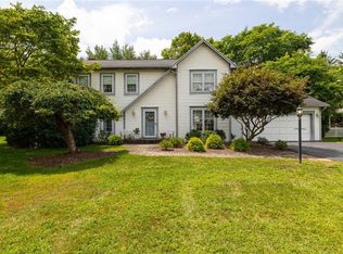53 Falcon Trl, Pittsford, NY 14534