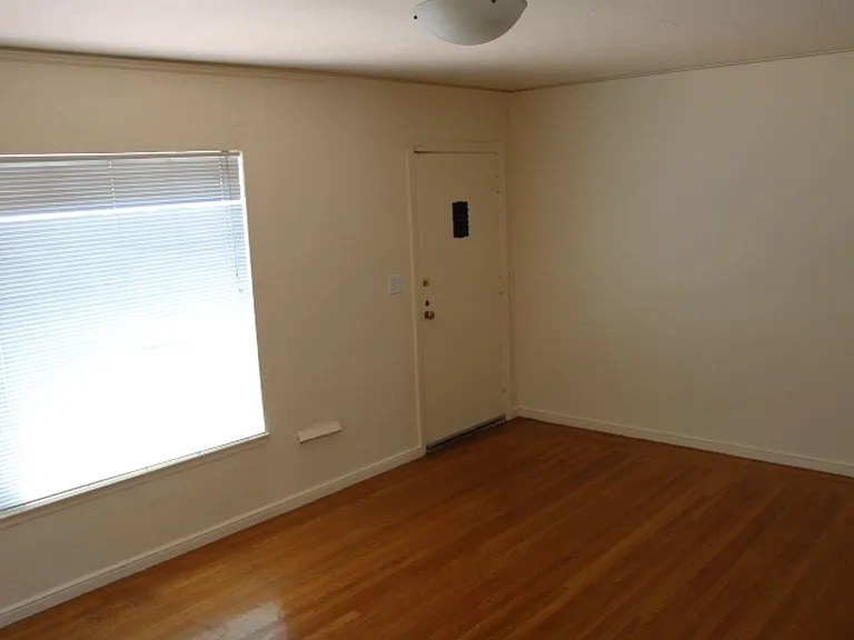 1209 & 1211 Marin Ave — Photo 2