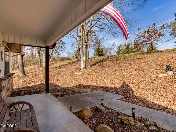 4th image of 521 Sourdough Hollow Rd
