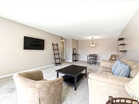 3rd image of 1311 S Finley Rd APT 203