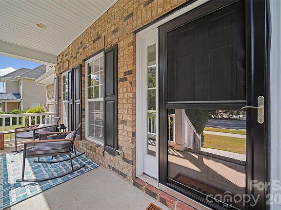 4th image of 521 Stowe Rd