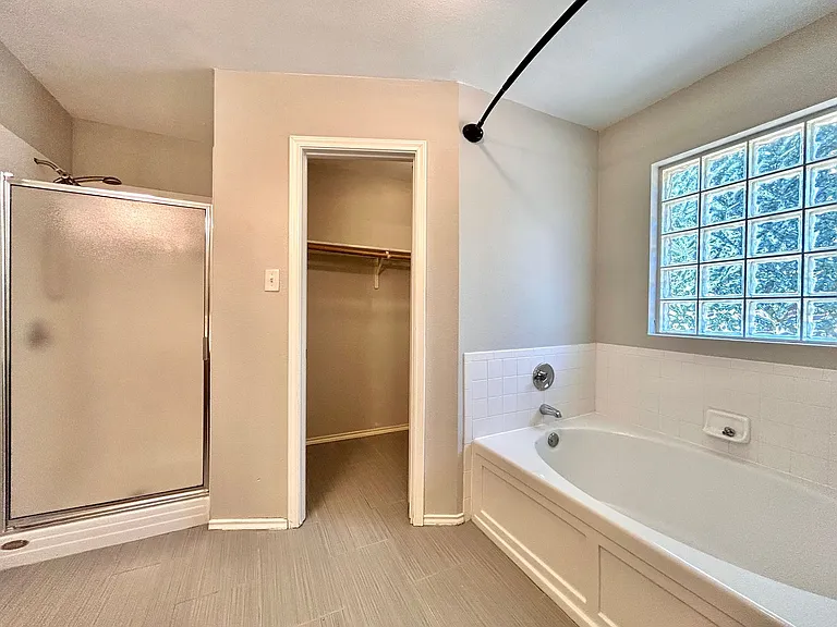 404 Mesquite Cir — Photo 17