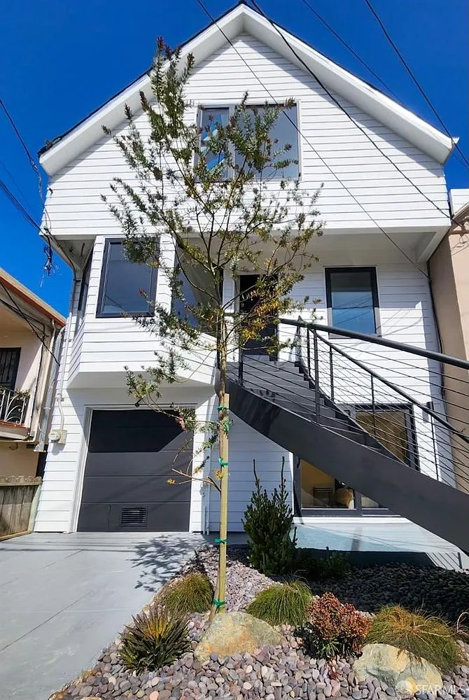 4 bed, 2800 sqft, $15,000 — Photo 1