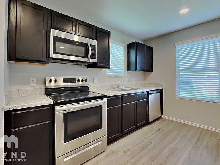 9515 Apple Ridge Ln — Photo 8
