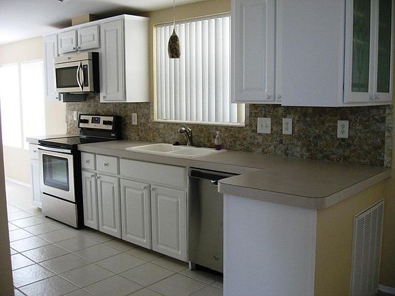 Home For Sale In Savanna Club