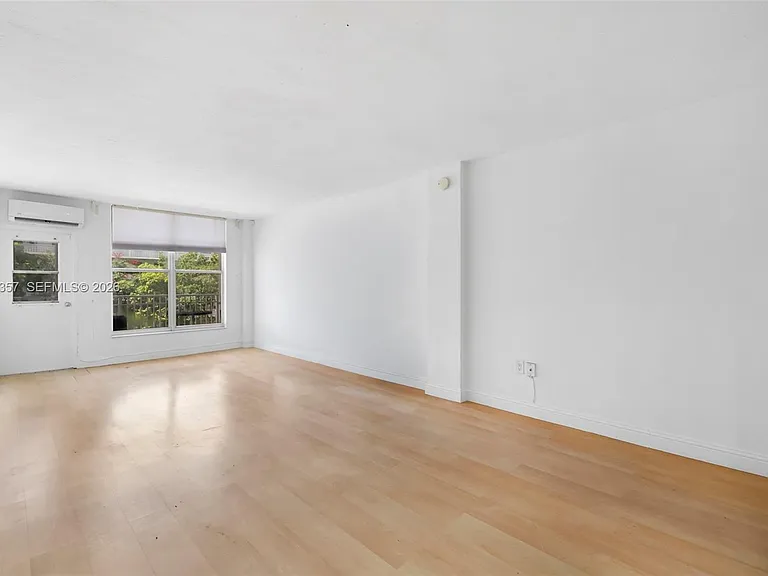 1300 Lincoln Rd #B402 — Photo 3