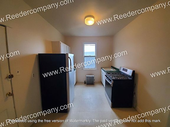 5th image of 3527 Hemlock St #5