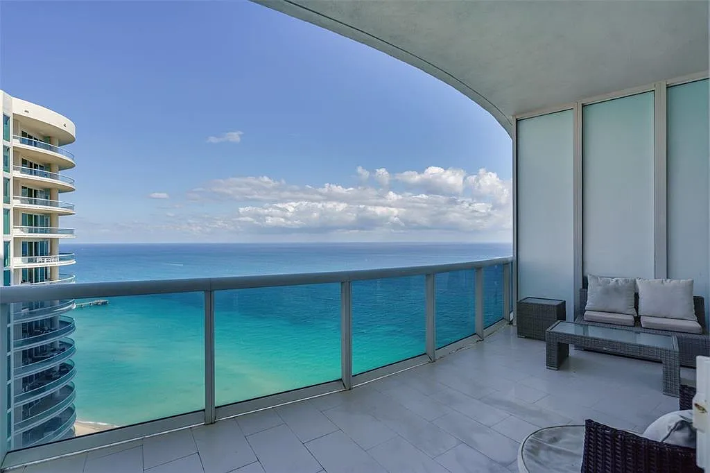2 bed, 1962 sqft, $7,300 — Photo 1