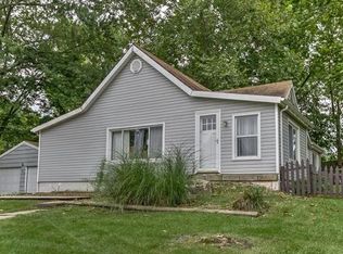 321 E Main St, Smithville, MO 64089