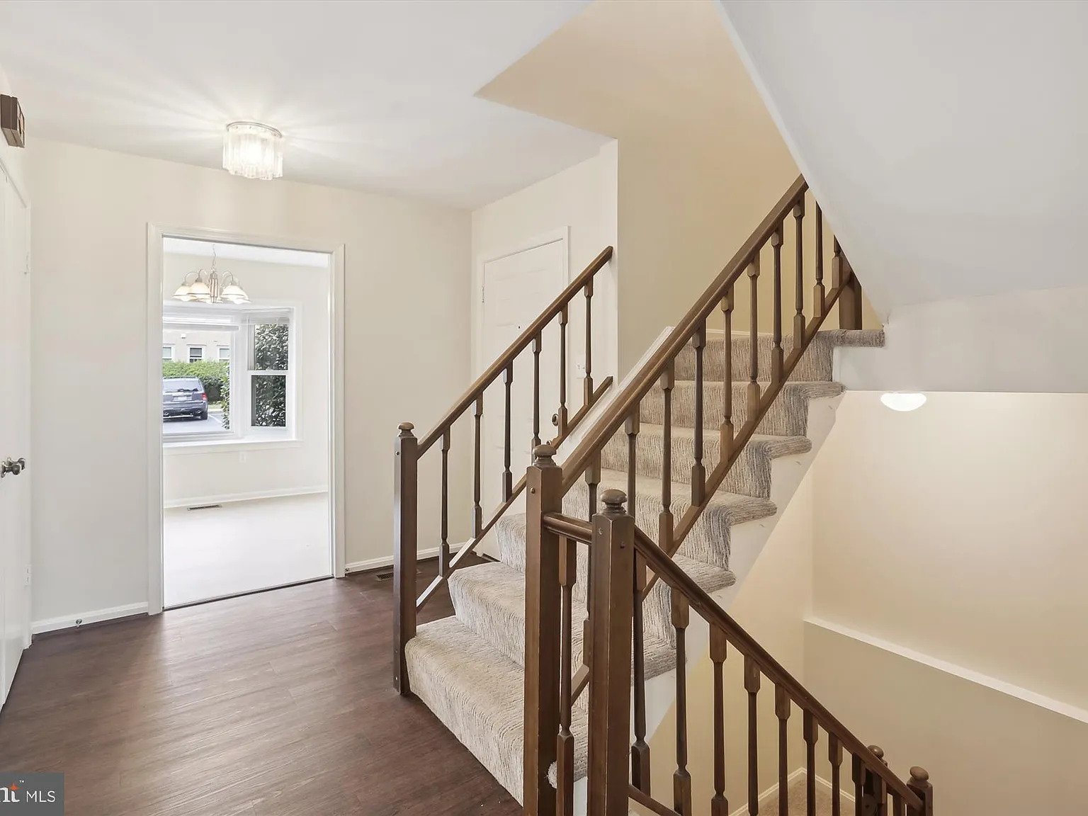 3 bed, 3.5 bath, 2296 sqft, $4,200 — Photo 4