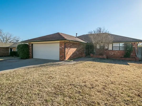 1000 Cottonwood Dr, Moore, OK 73160