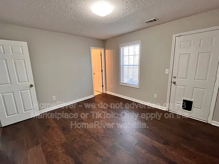 1365 Lance Cir — Photo 17