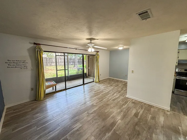 2735 SW 35th Pl #201 — Photo 2