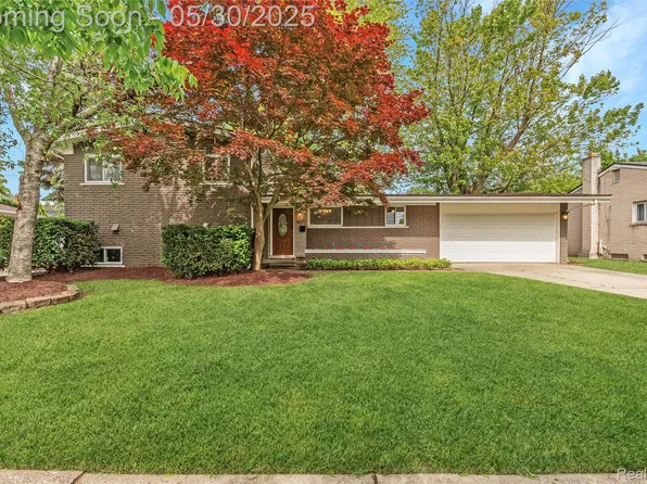 14277 Westmore St, Livonia, MI 48154