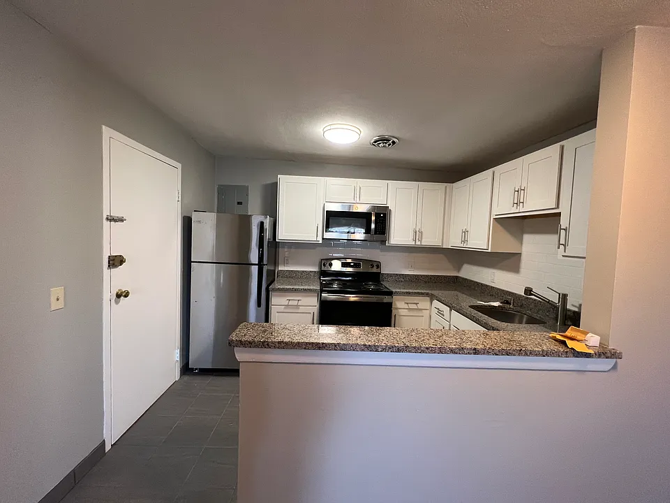 14 Riverside St #1-3D