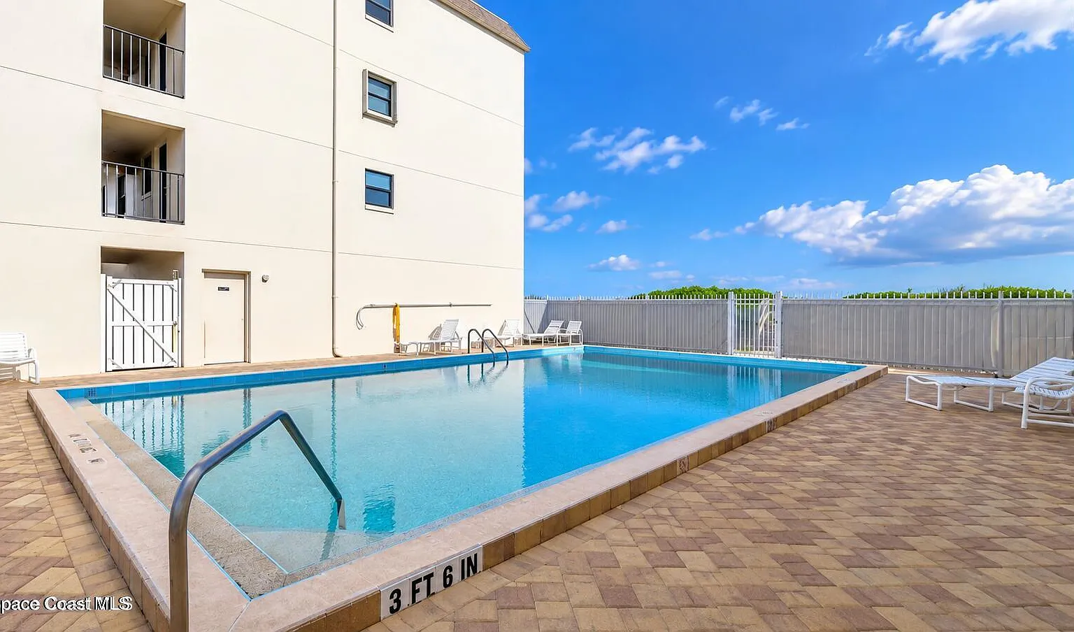 2 bed, 2.0 bath, 1282 sqft, $2,800 — Photo 3