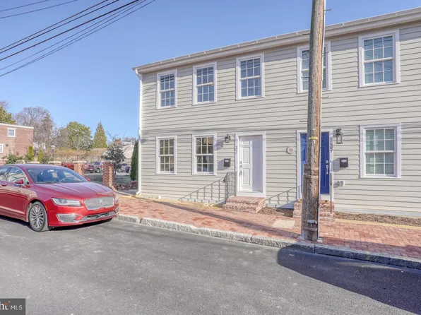 37 W 3rd St, New Castle, DE 19720