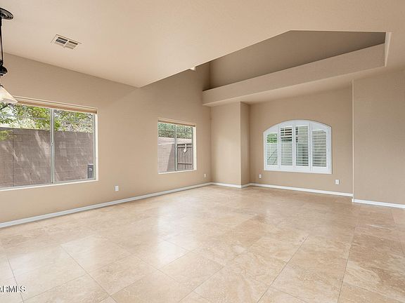 4th image of 1120 S ASH Avenue #1007