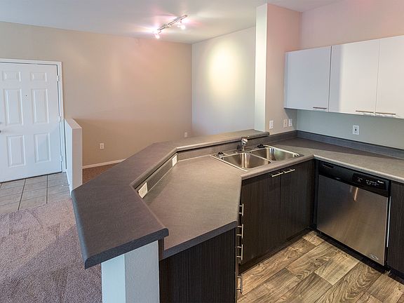 5th image of 2294 NW Thorncroft Dr APT 116