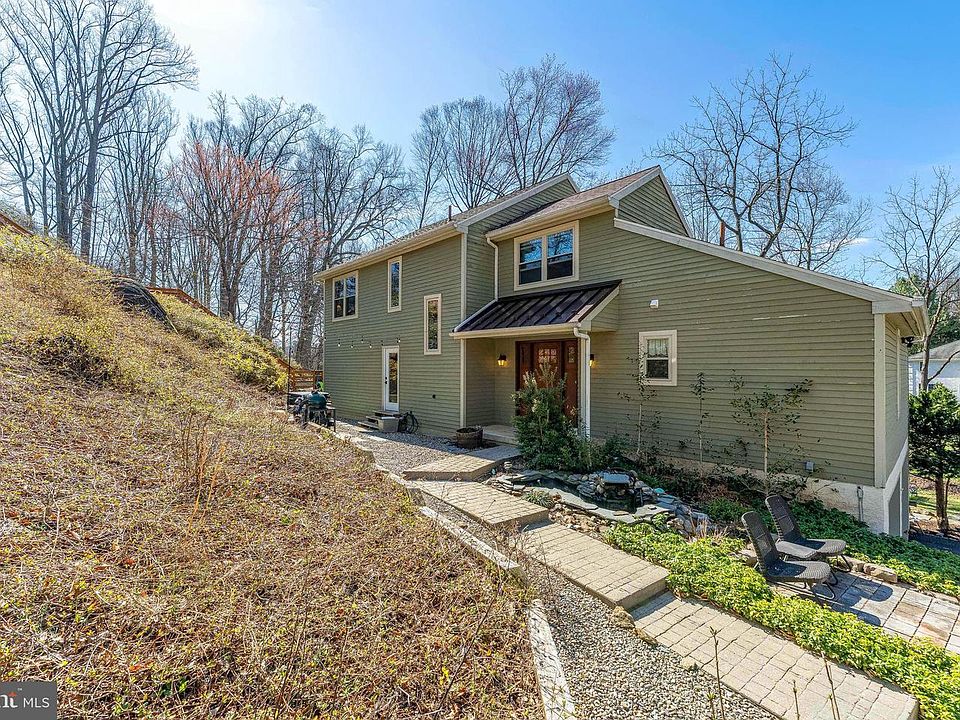 1st image of 150 Poplar Rd