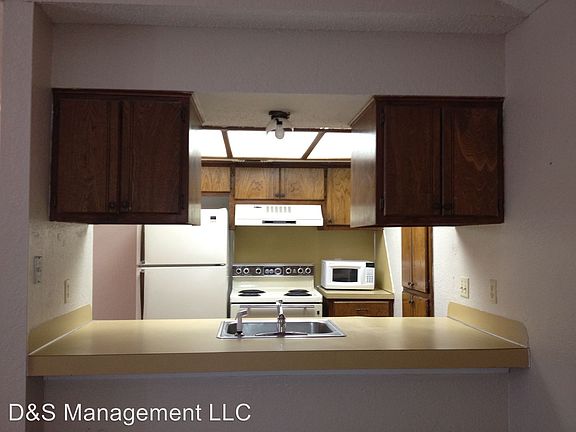 4th image of 1914 Twisted Oak Dr