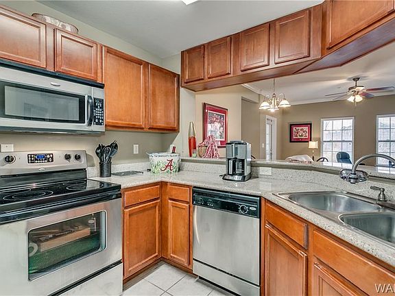 2nd image of 3218 Veterans Memorial Pkwy APT 2303