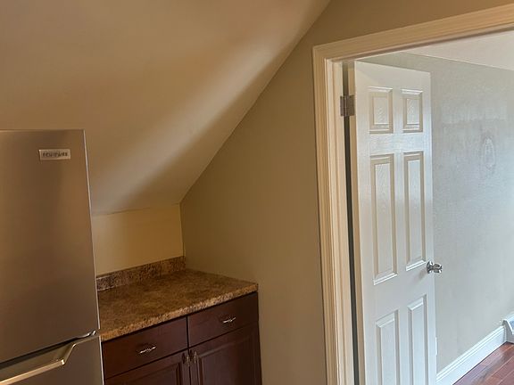 3rd image of 616 Taylor Ave