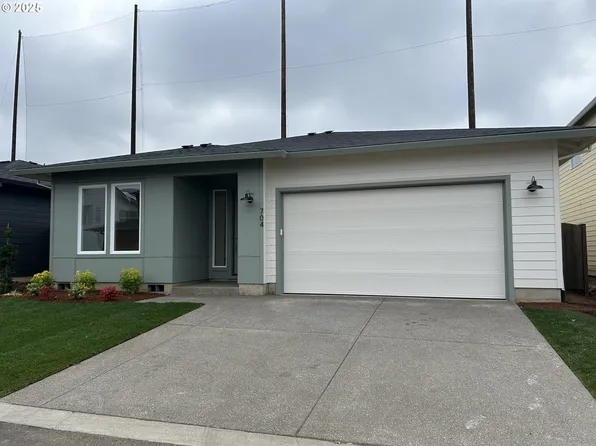 704 Magnolia Ave #43, Woodburn, OR 97071