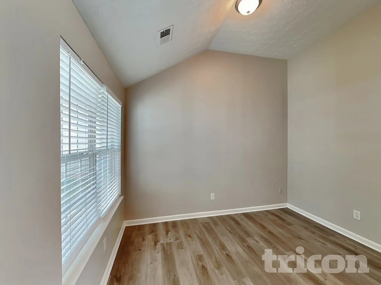 2578 South Hills Riverdale GA — Photo 4