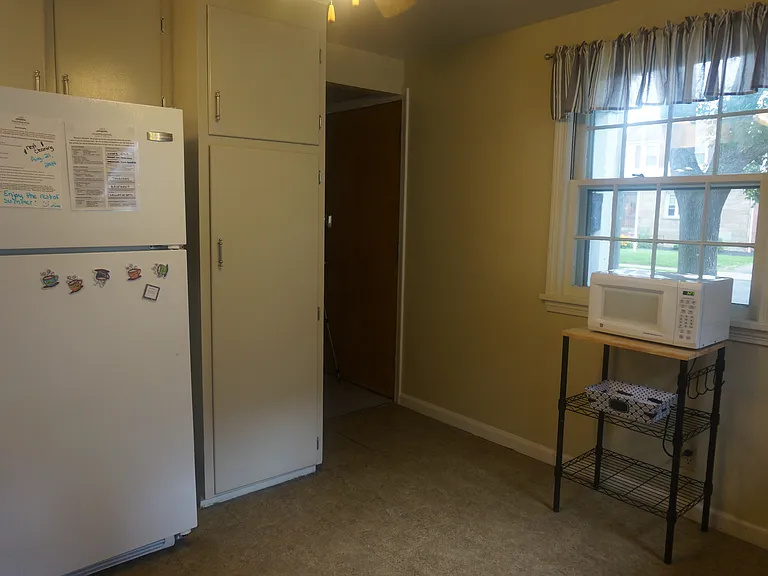 146 Rossiter Rd — Photo 8