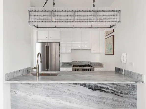 210 East 65th Street image 5 of 11