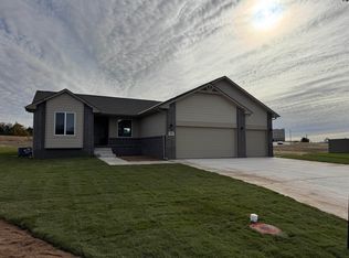 487 Heather Ct, Pratt, KS 67124
