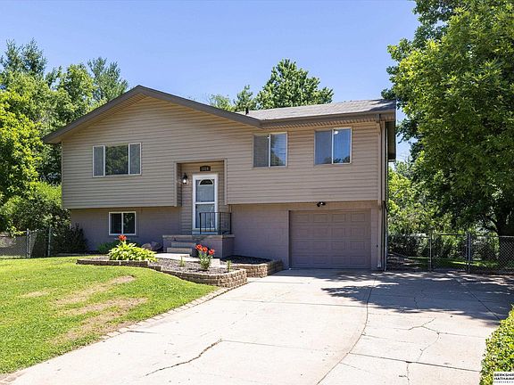 3rd image of 2319 N 189th Cir